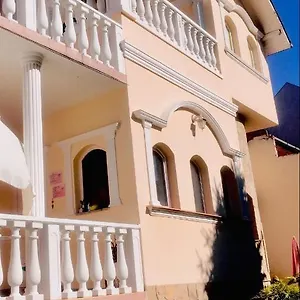 ádám Apartmanház Apartman